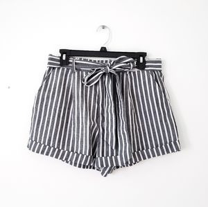 NWOT striped shorts tie belt sz large